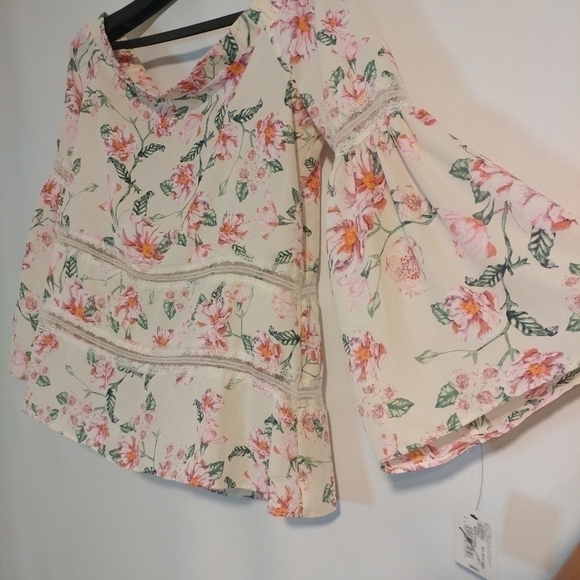 NWT Belle Sky Floral Off The Shoulder Blouse - Picture 4 of 7
